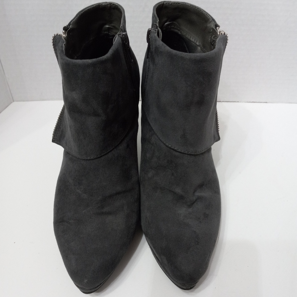 Madeline Cassie 8.5 M Faux Suede Boots